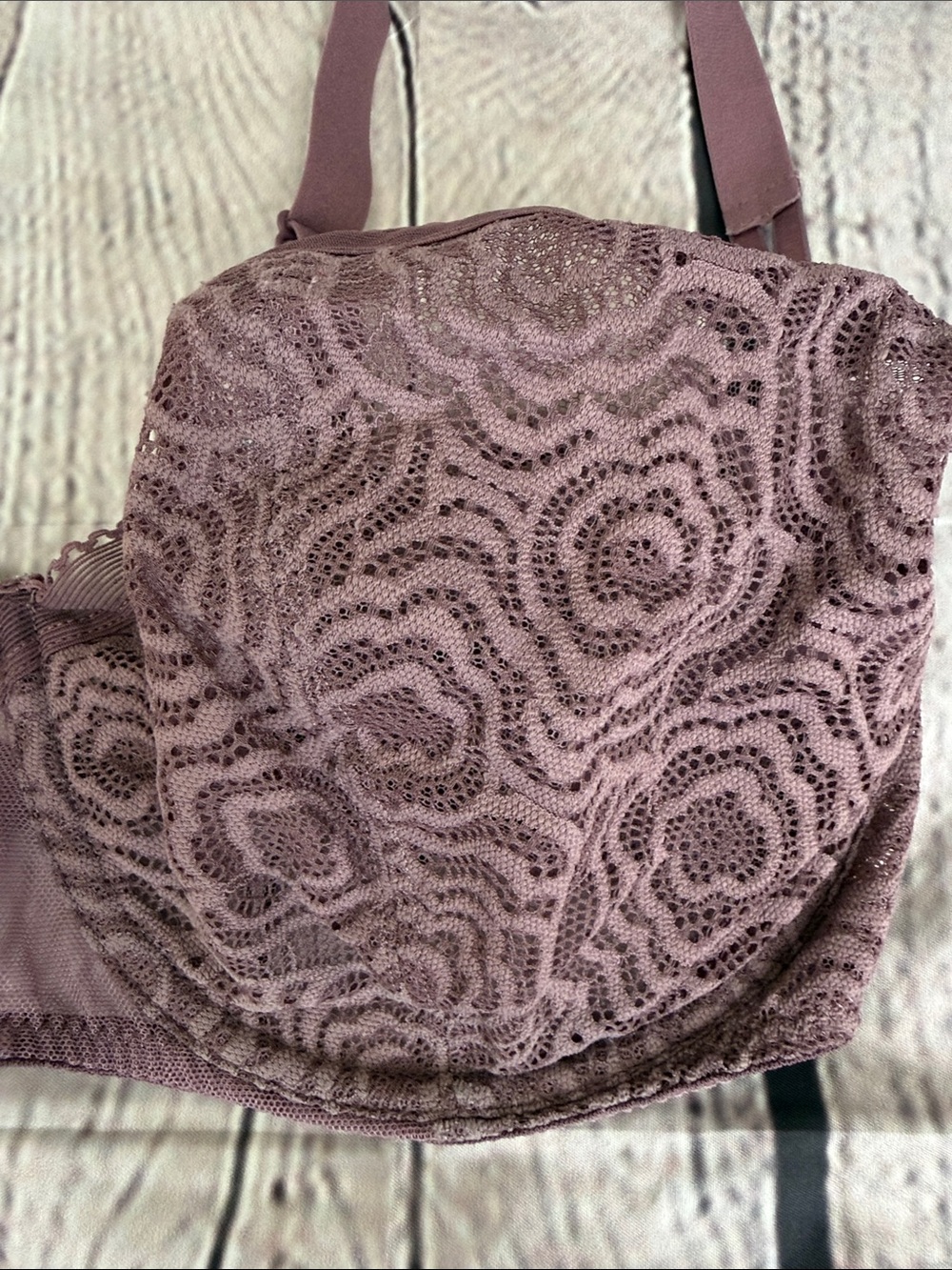 Chantelle Lace Underwire Bra - Picture 2 of 4